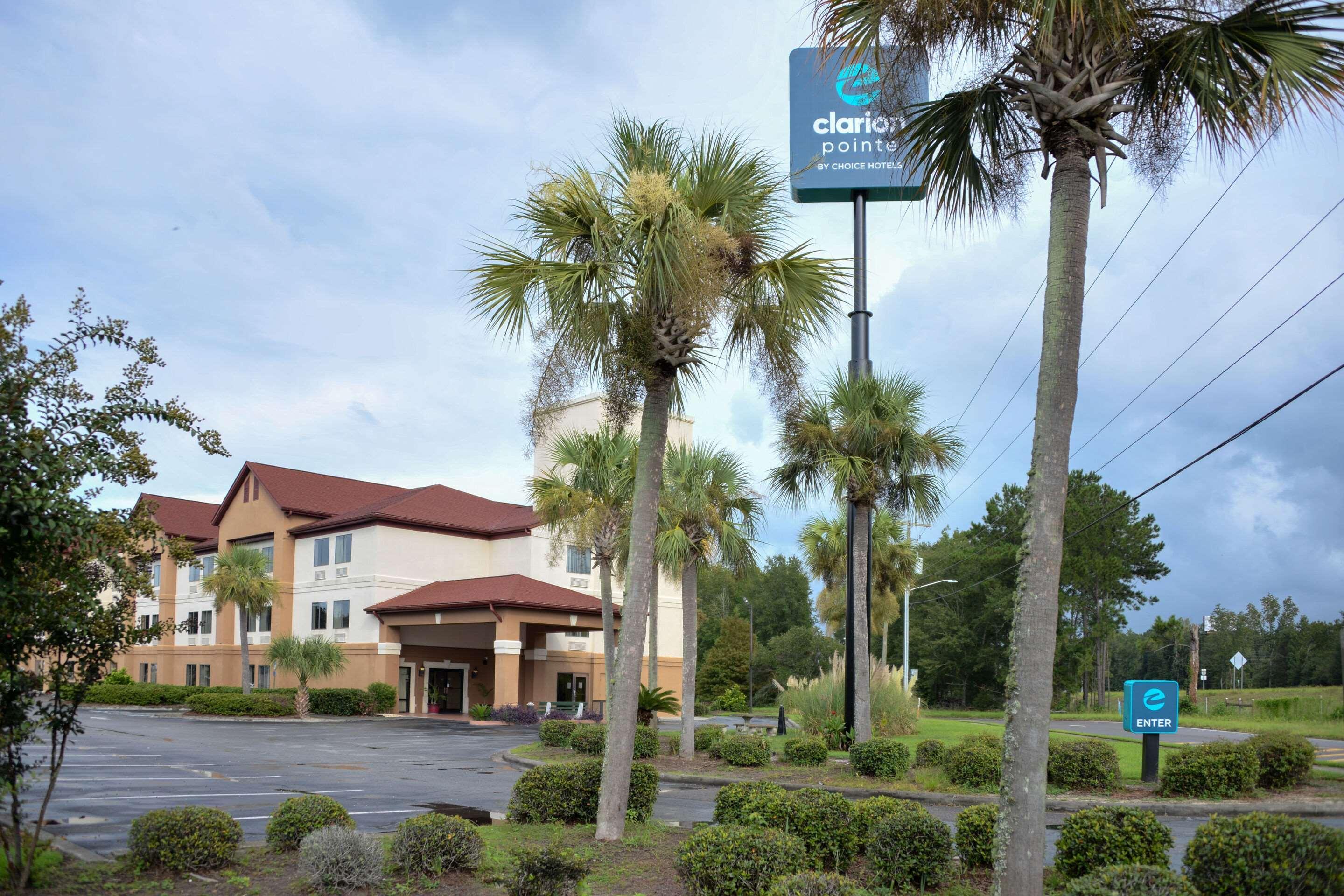 Clarion Pointe Savannah Gateway I-95 Exterior photo